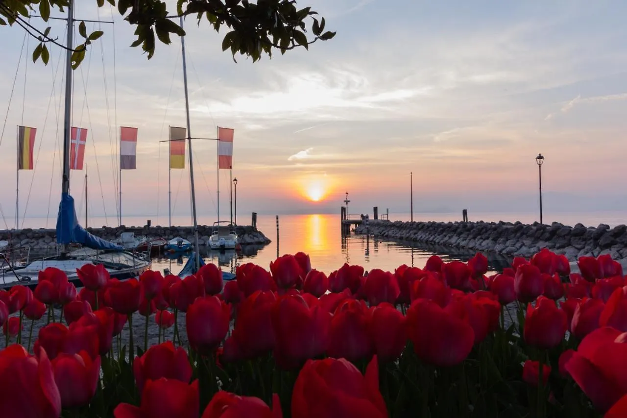Bardolino Fronte Lago Di Garda, La Finestra Sull'Acqua 0*,  Italy