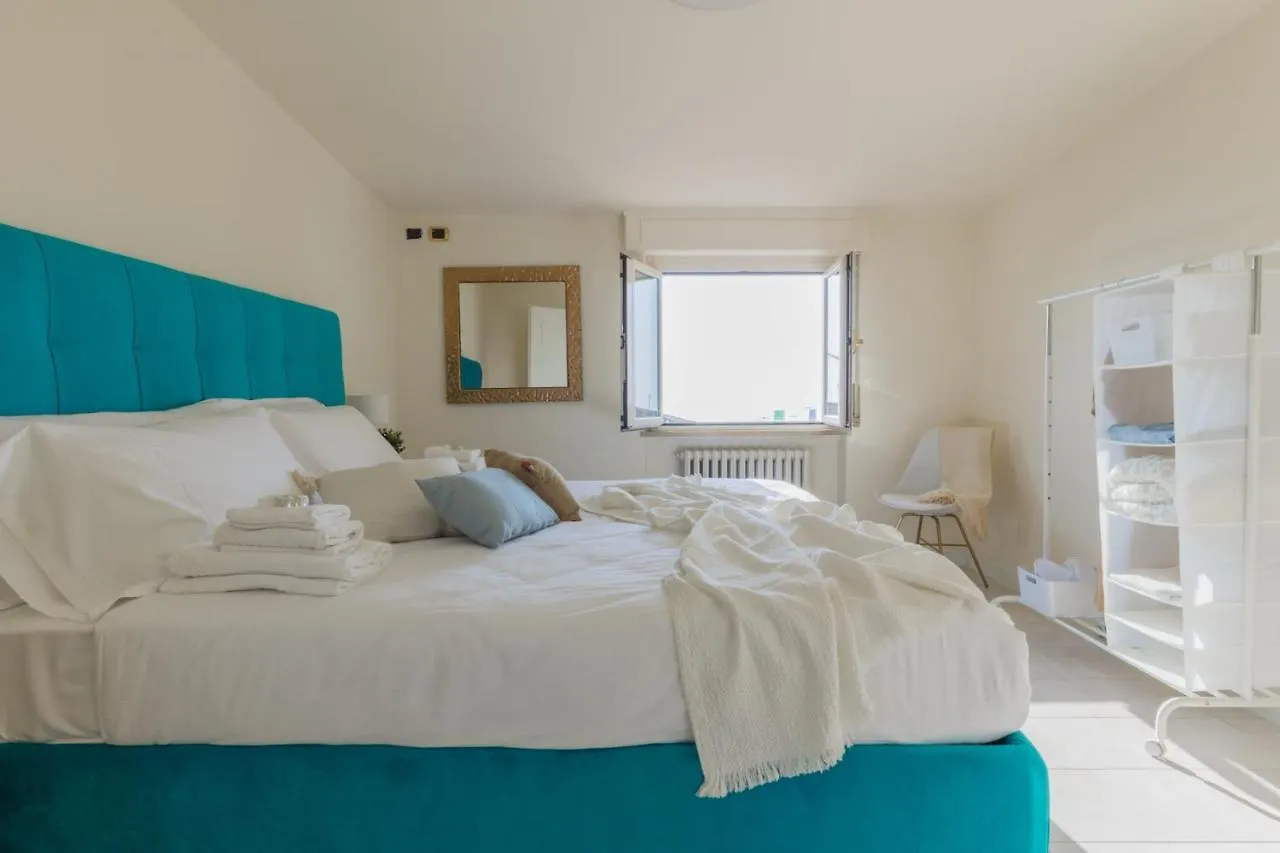 Apartment Bardolino Fronte Lago Di Garda, La Finestra Sull'Acqua Italy